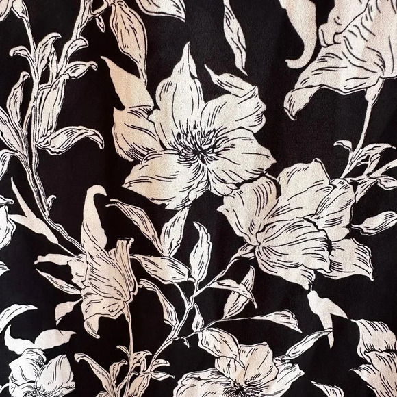 Beacon Floral Top with V-Neck in Front and Notched Neckline on Reverse - NWOT - Picture 6 of 6